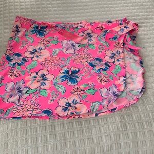 Lilly pulitzer new with tags beach wrap skirt.